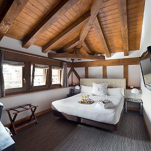 Double or Twin Room Attic
